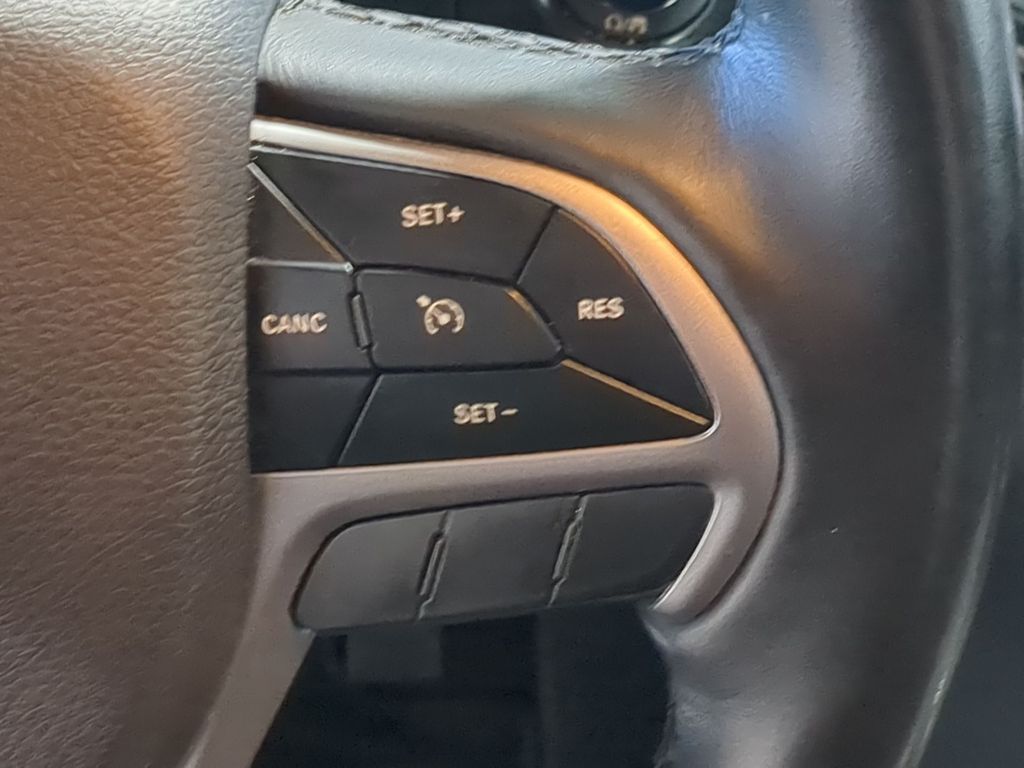 Thumbnail: 2019 Jeep Grand Cherokee - 30