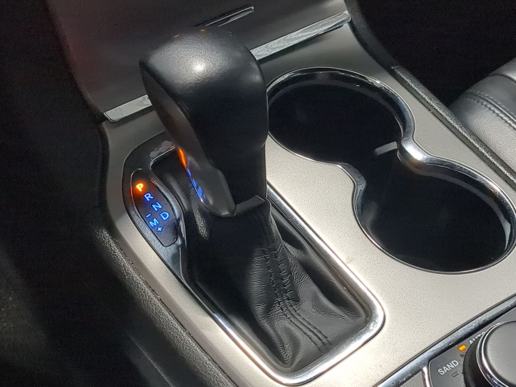 Thumbnail: 2019 Jeep Grand Cherokee - 15