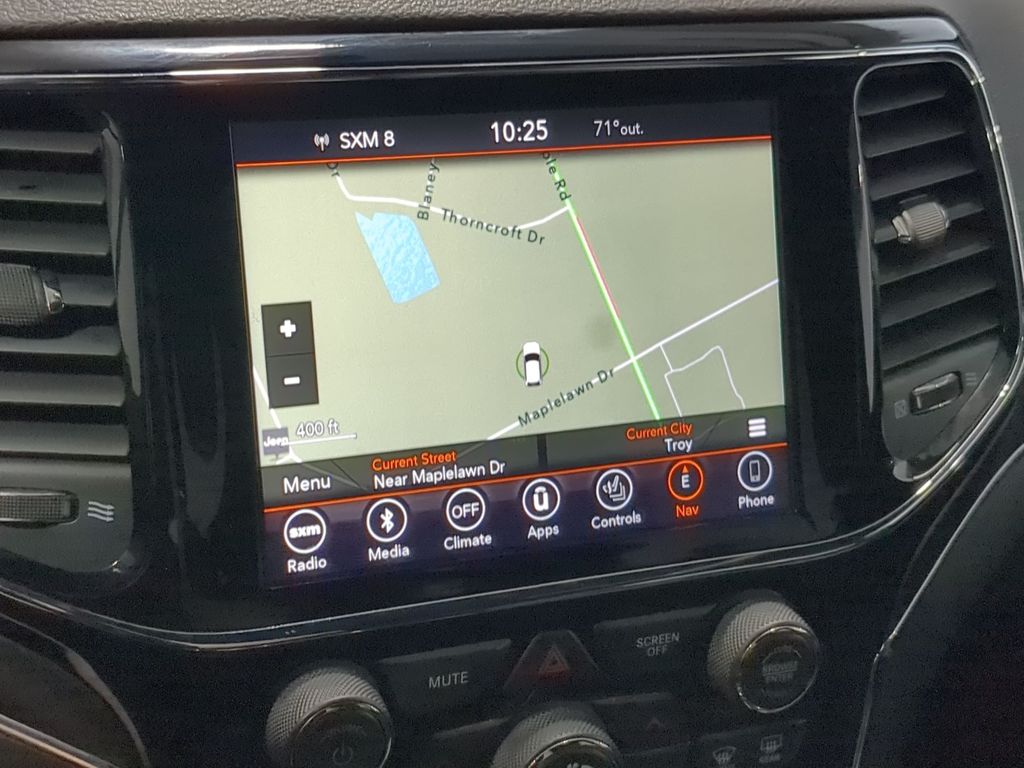 Thumbnail: 2019 Jeep Grand Cherokee - 32