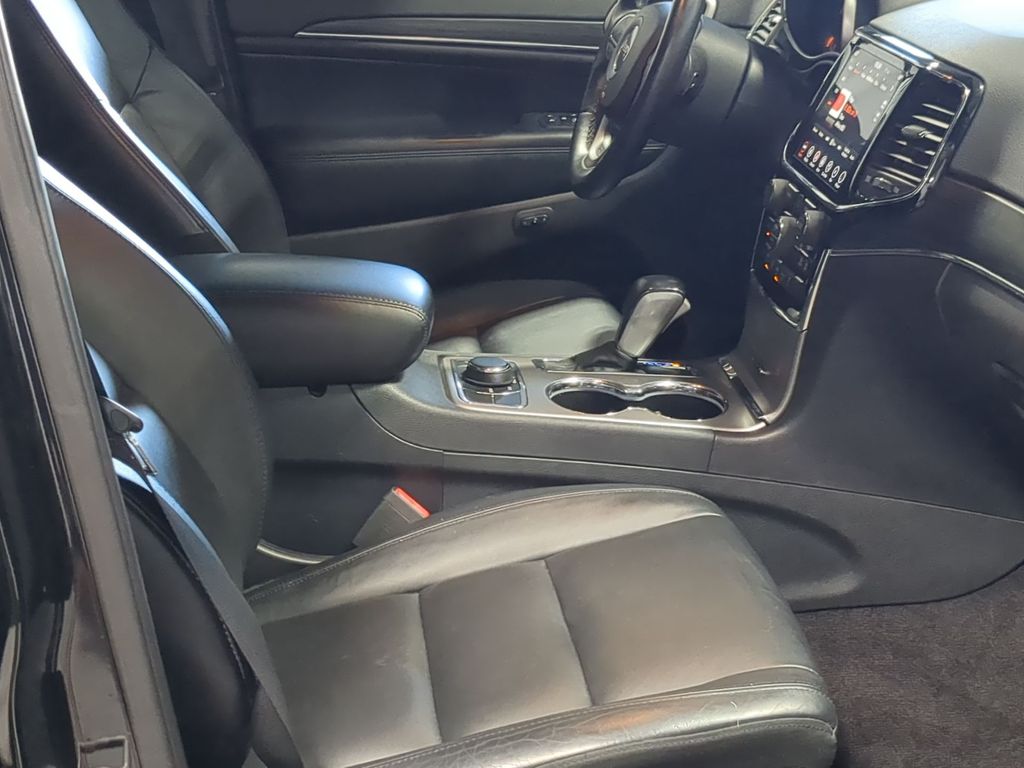 Thumbnail: 2019 Jeep Grand Cherokee - 28