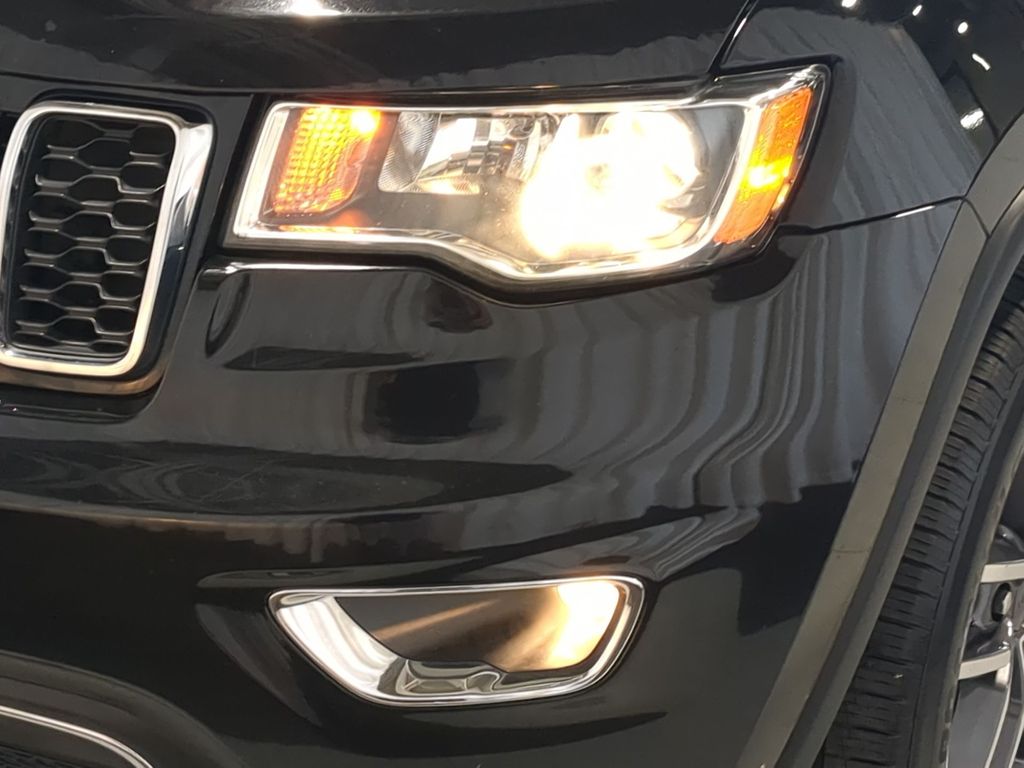 Thumbnail: 2019 Jeep Grand Cherokee - 24