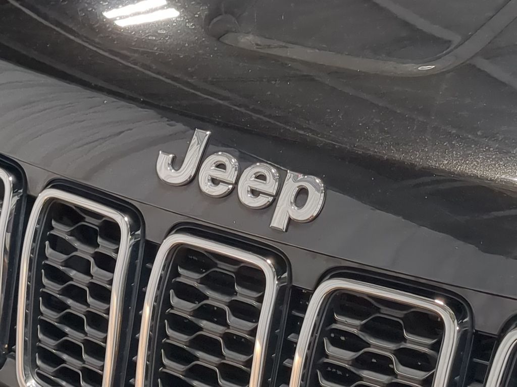 Thumbnail: 2019 Jeep Grand Cherokee - 7