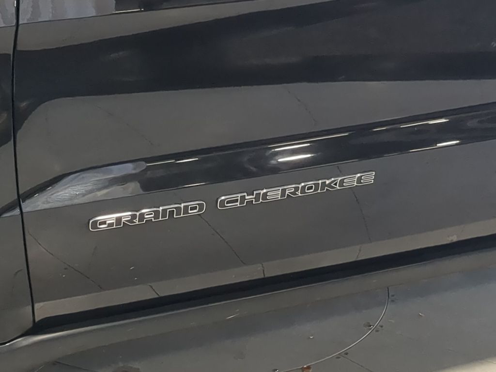 Thumbnail: 2019 Jeep Grand Cherokee - 25
