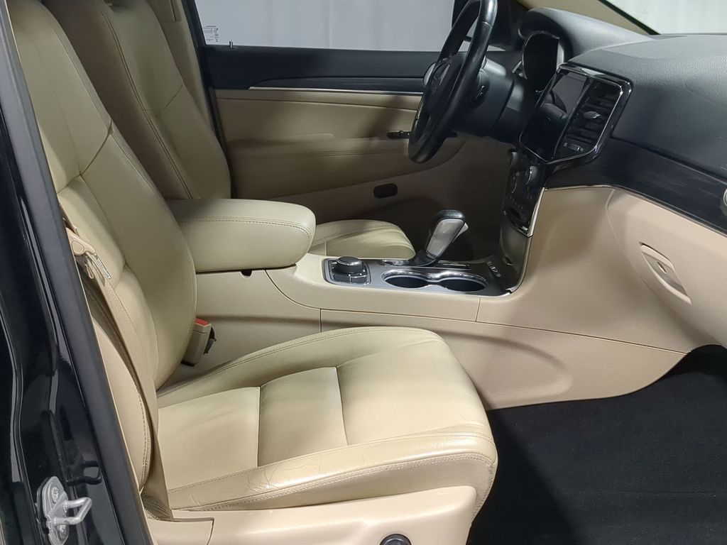 Thumbnail: 2020 Jeep Grand Cherokee - 11
