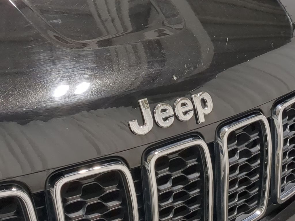 Thumbnail: 2020 Jeep Grand Cherokee - 32