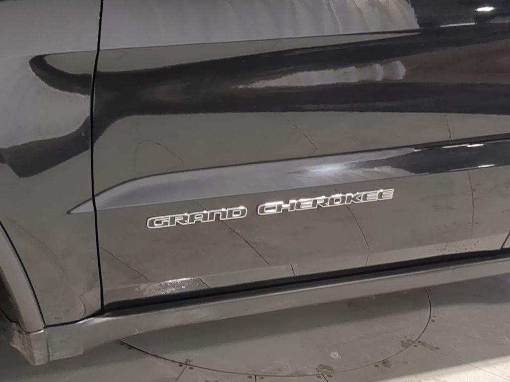 Thumbnail: 2020 Jeep Grand Cherokee - 7