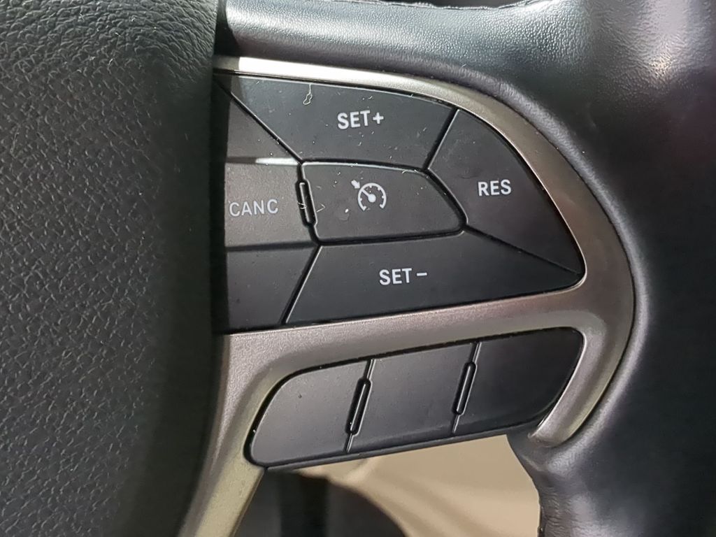 Thumbnail: 2020 Jeep Grand Cherokee - 37