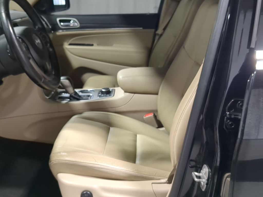 Thumbnail: 2020 Jeep Grand Cherokee - 10