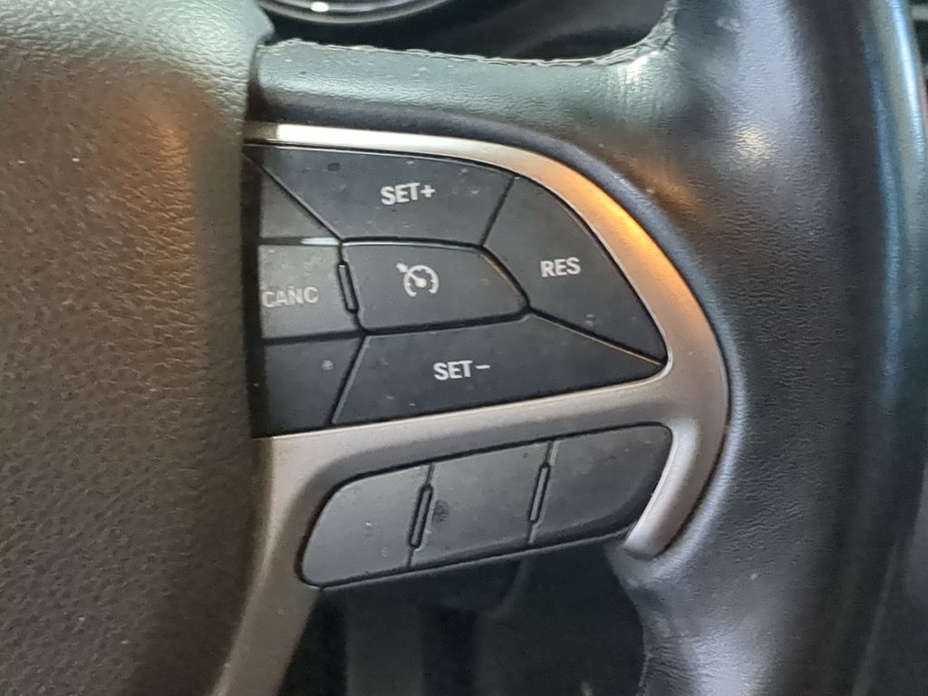 Thumbnail: 2021 Jeep Grand Cherokee - 30