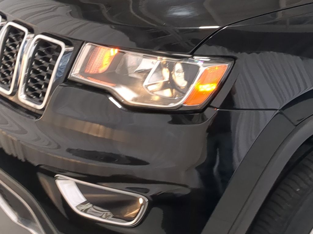 Thumbnail: 2021 Jeep Grand Cherokee - 24