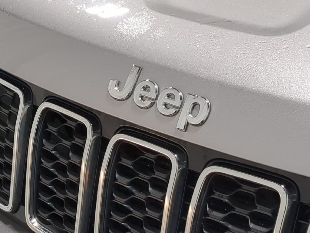 Thumbnail: 2017 Jeep Grand Cherokee - 7
