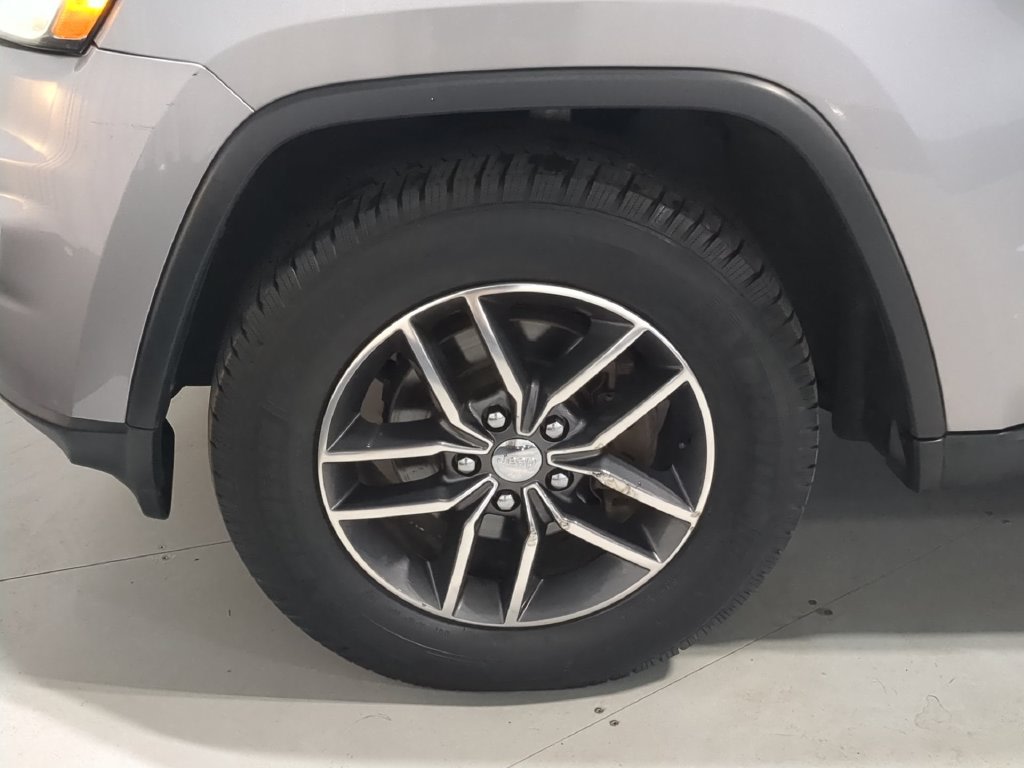 Thumbnail: 2017 Jeep Grand Cherokee - 8