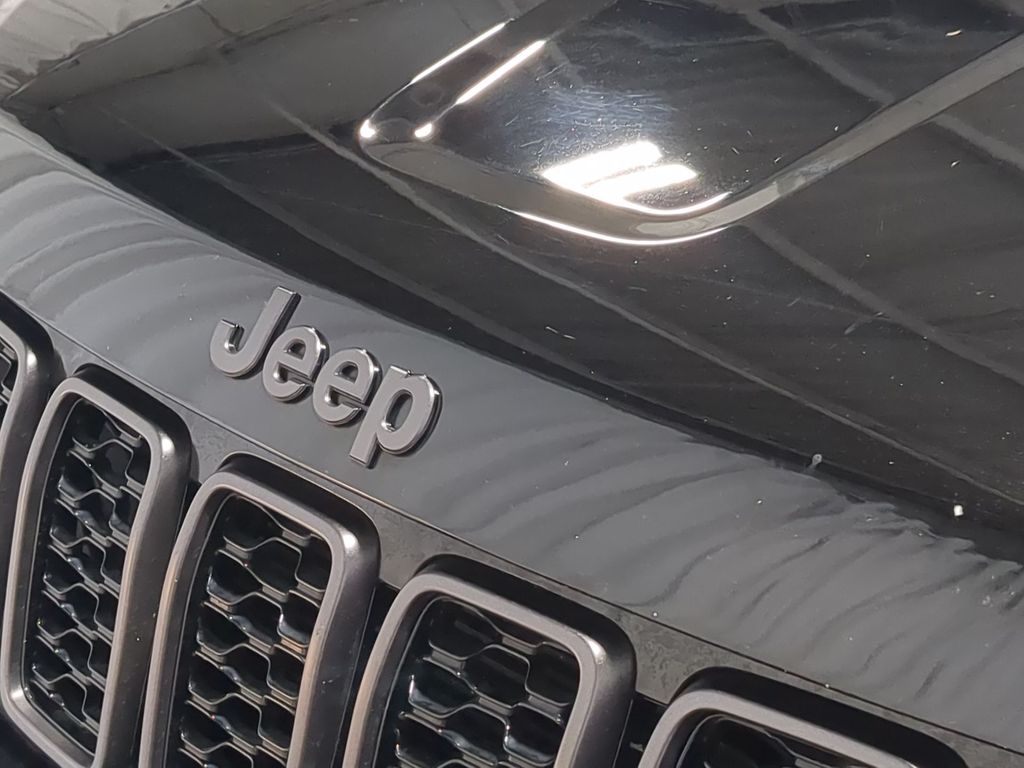 Thumbnail: 2021 Jeep Grand Cherokee - 7