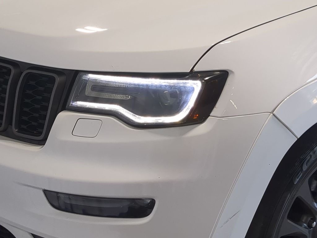 Thumbnail: 2018 Jeep Grand Cherokee - 23