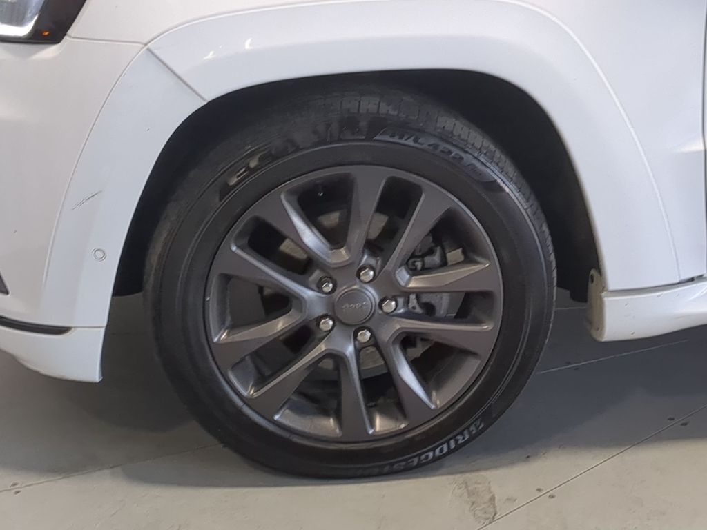 Thumbnail: 2018 Jeep Grand Cherokee - 8