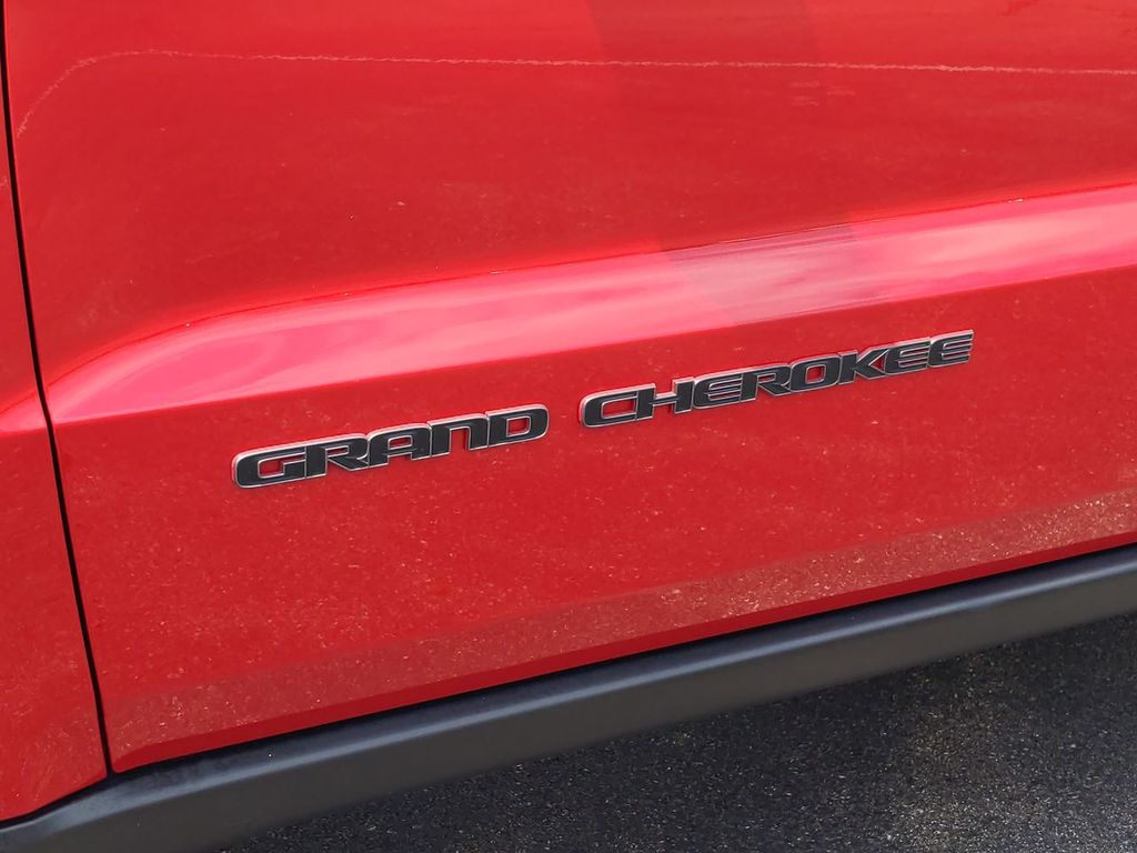 Thumbnail: 2018 Jeep Grand Cherokee - 7
