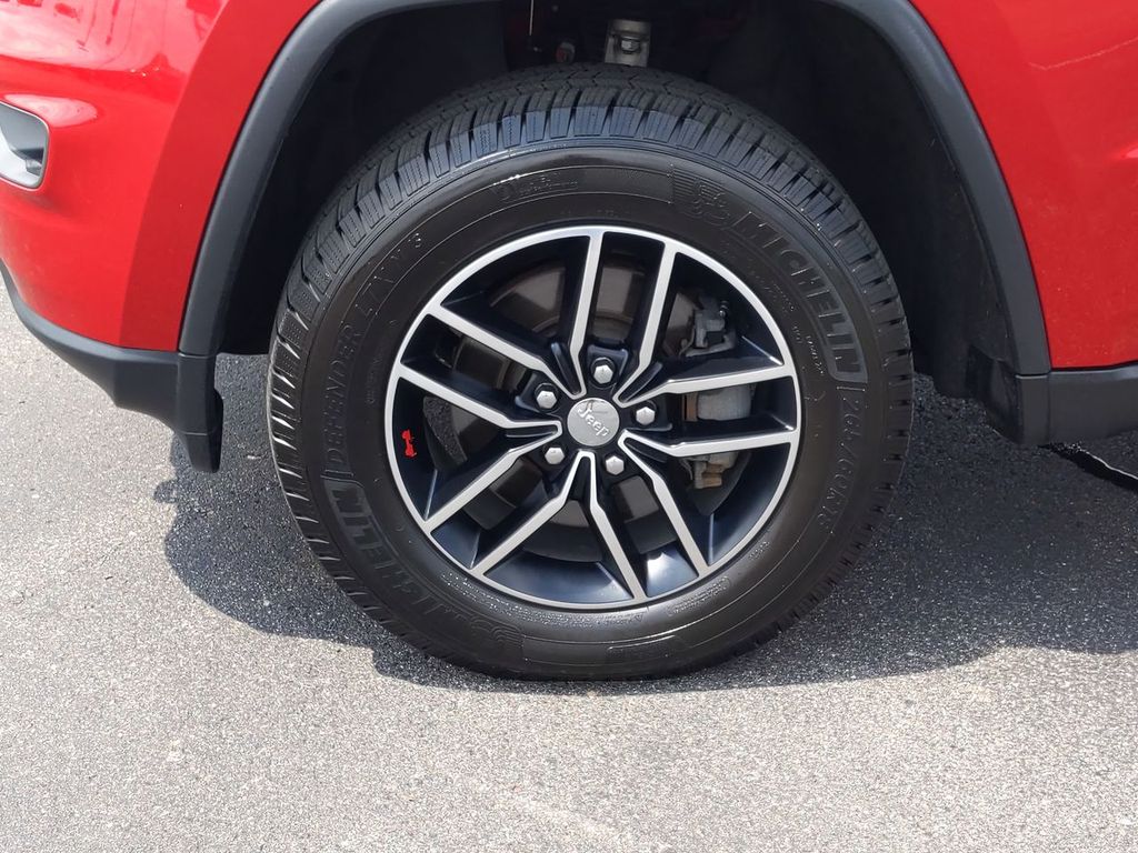 Thumbnail: 2018 Jeep Grand Cherokee - 8