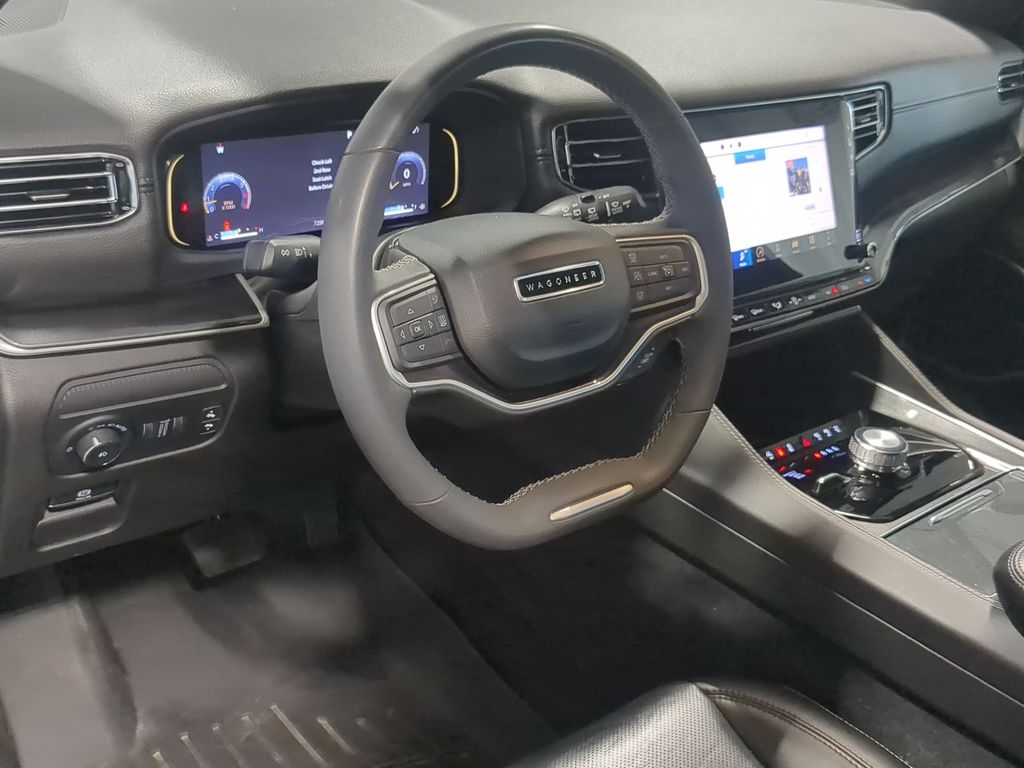 Thumbnail: 2022 Jeep Wagoneer - 2