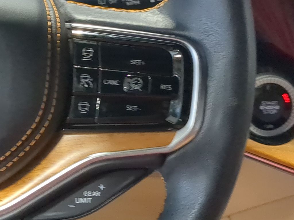 Thumbnail: 2022 Jeep Grand Wagoneer - 28