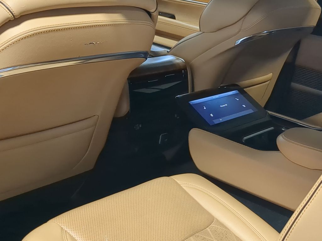 Thumbnail: 2022 Jeep Grand Wagoneer - 24