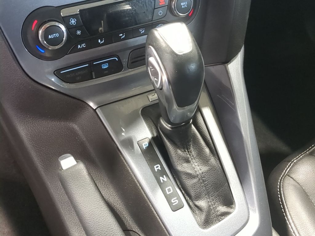 Thumbnail: 2014 Ford Focus - 15