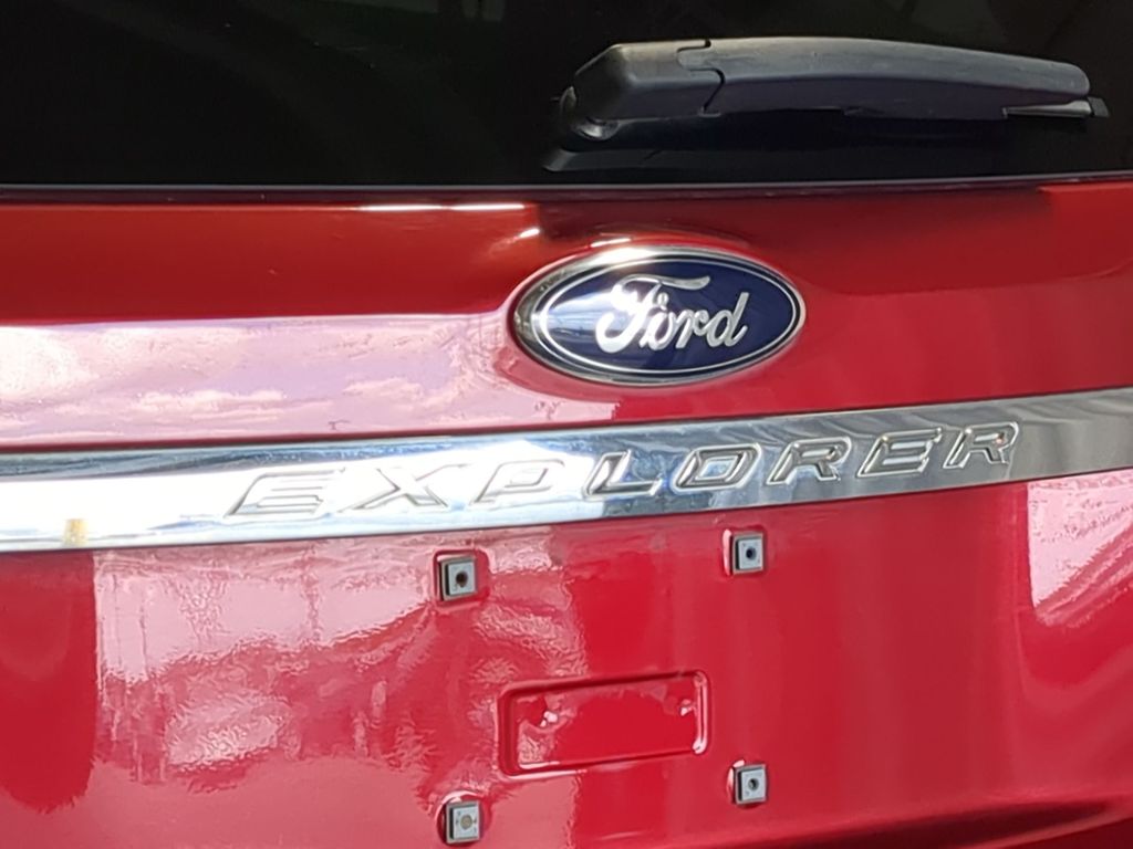 Thumbnail: 2015 Ford Explorer - 25