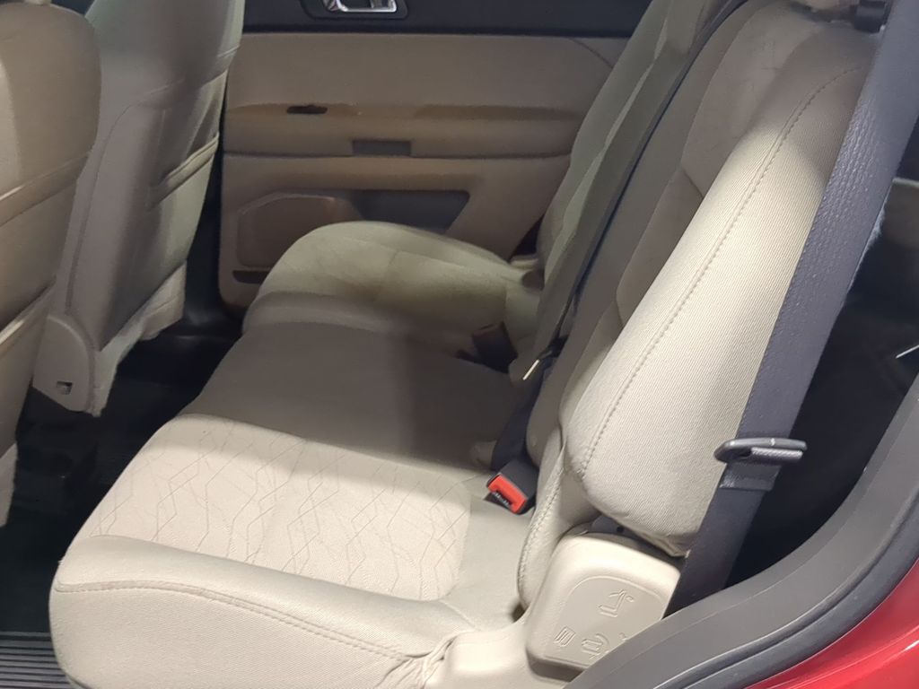 Thumbnail: 2015 Ford Explorer - 27