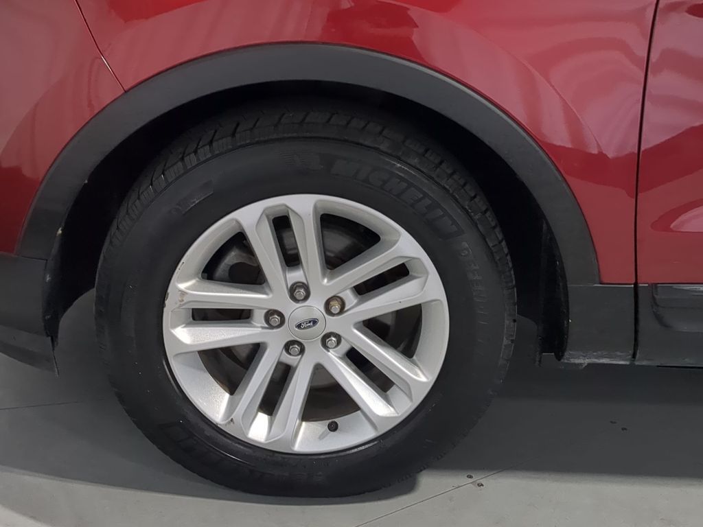 Thumbnail: 2015 Ford Explorer - 8