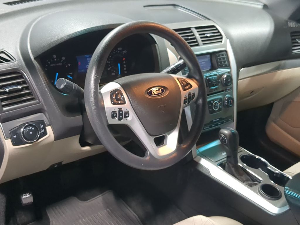 Thumbnail: 2015 Ford Explorer - 2