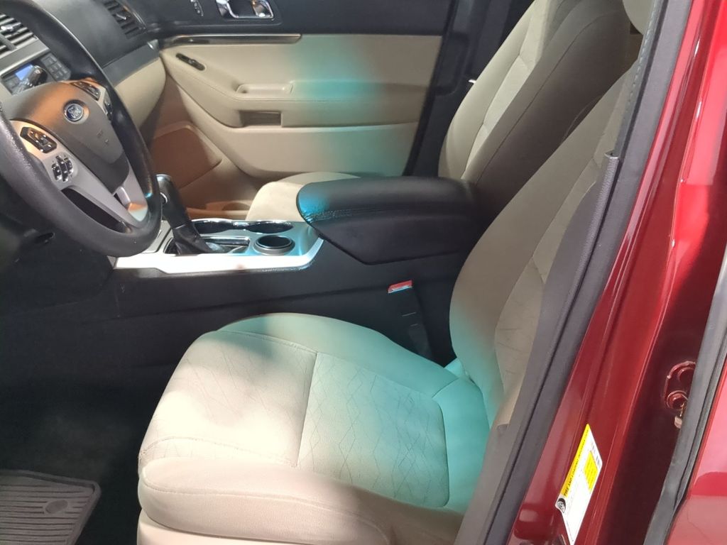 Thumbnail: 2015 Ford Explorer - 10