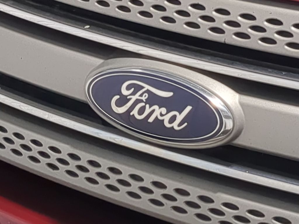 Thumbnail: 2015 Ford Explorer - 7