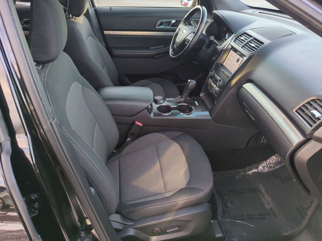 Thumbnail: 2019 Ford Explorer - 6