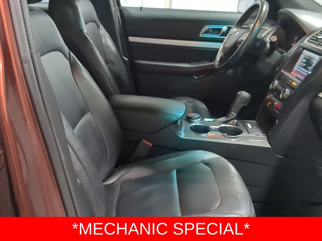 Thumbnail: 2016 Ford Explorer - 11