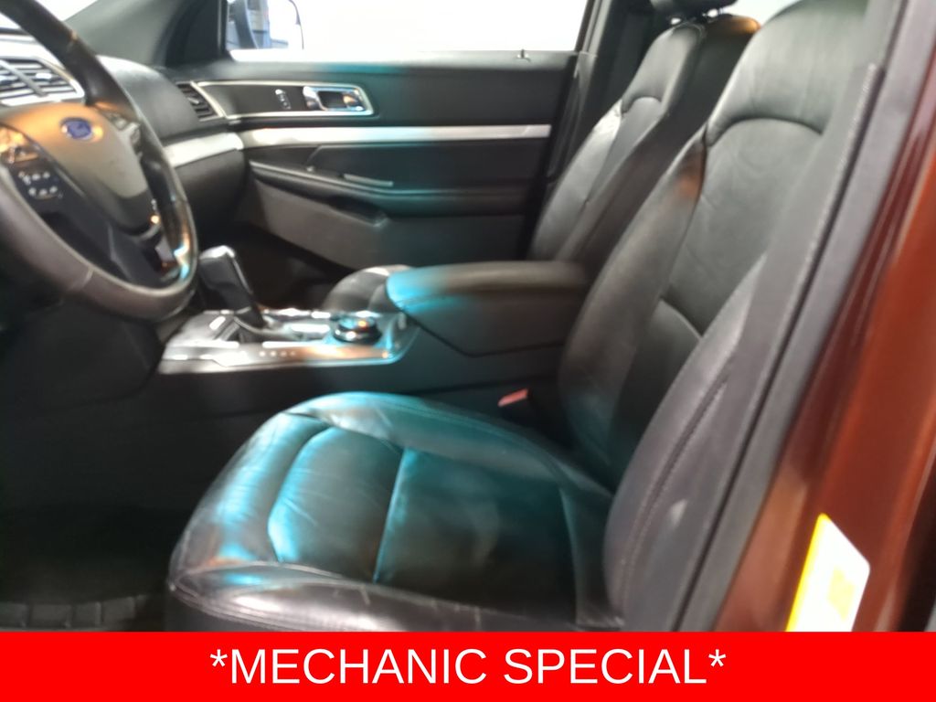 Thumbnail: 2016 Ford Explorer - 10