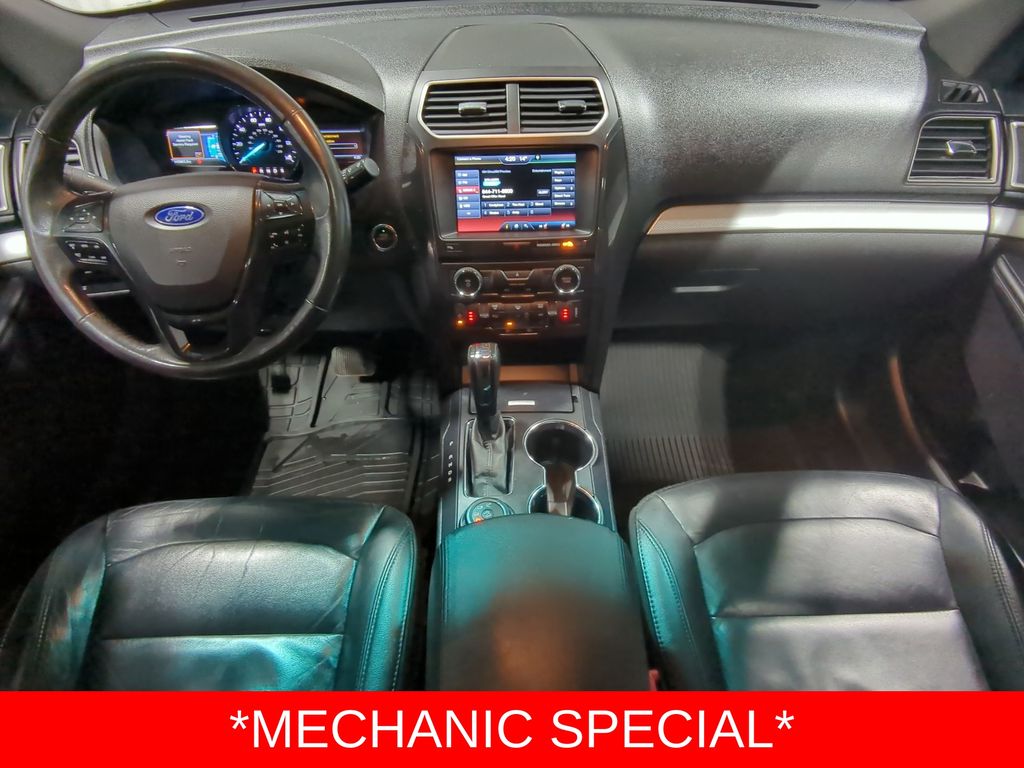 Thumbnail: 2016 Ford Explorer - 9