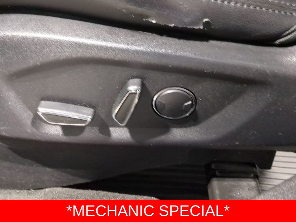 Thumbnail: 2016 Ford Explorer - 33