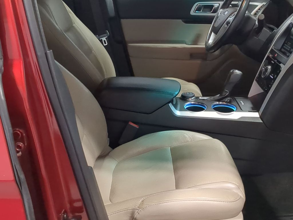 Thumbnail: 2014 Ford Explorer - 11