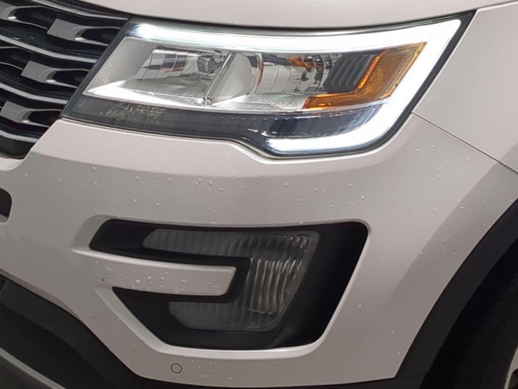 Thumbnail: 2016 Ford Explorer - 24