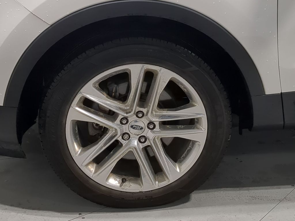 Thumbnail: 2016 Ford Explorer - 8