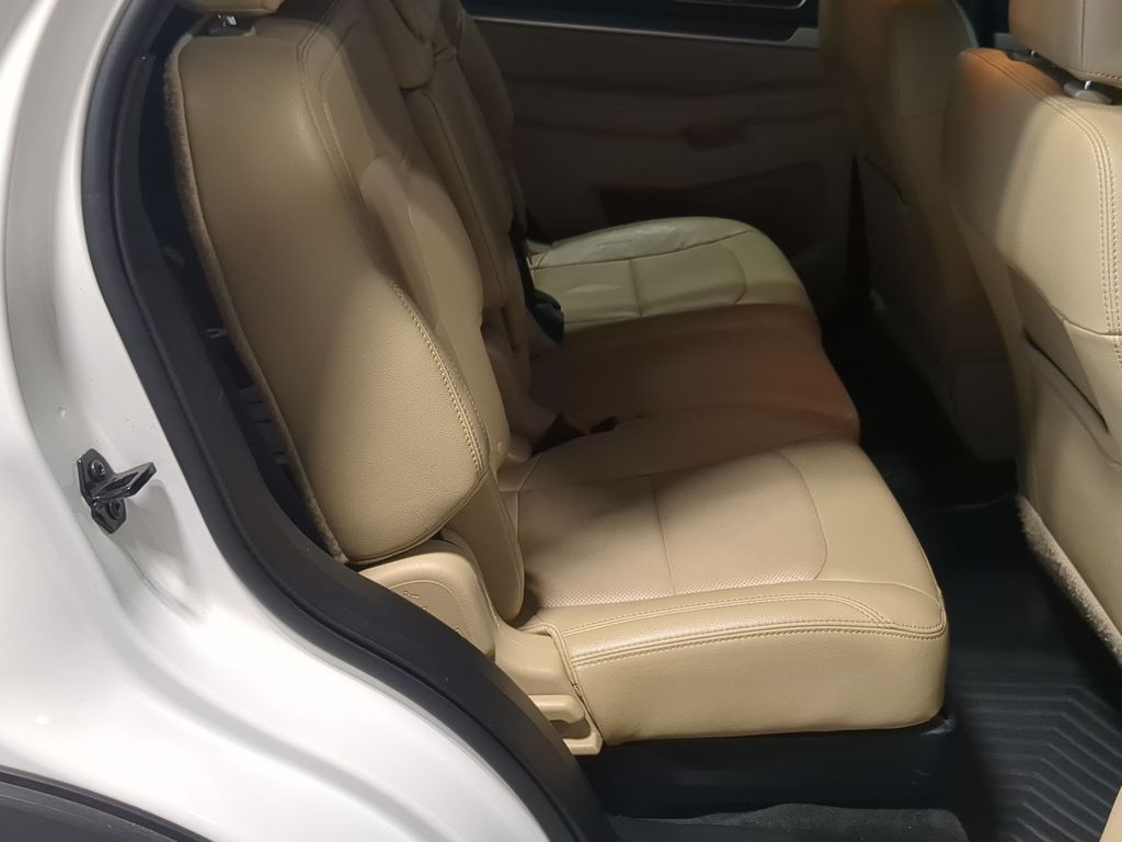 Thumbnail: 2016 Ford Explorer - 28