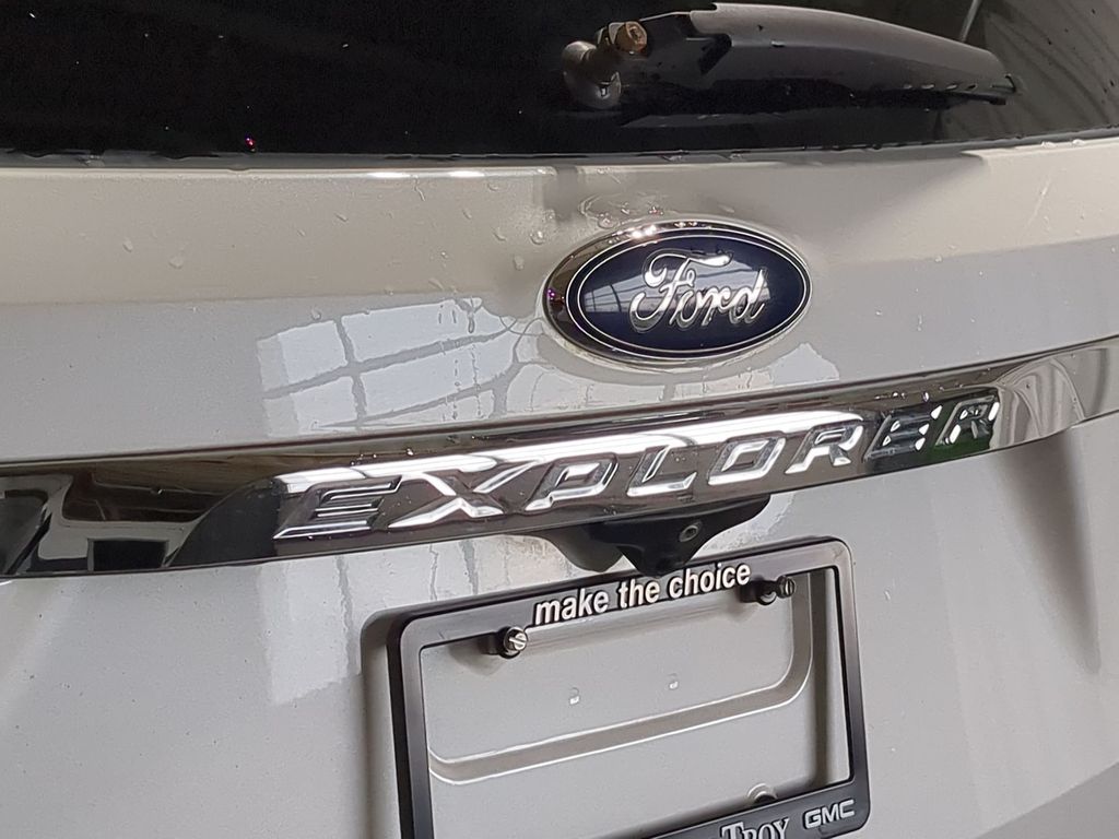 Thumbnail: 2016 Ford Explorer - 25