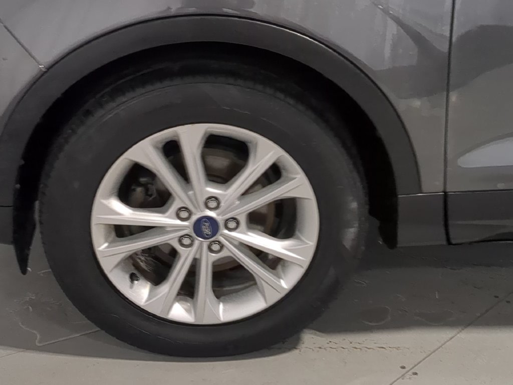 Thumbnail: 2017 Ford Escape - 8