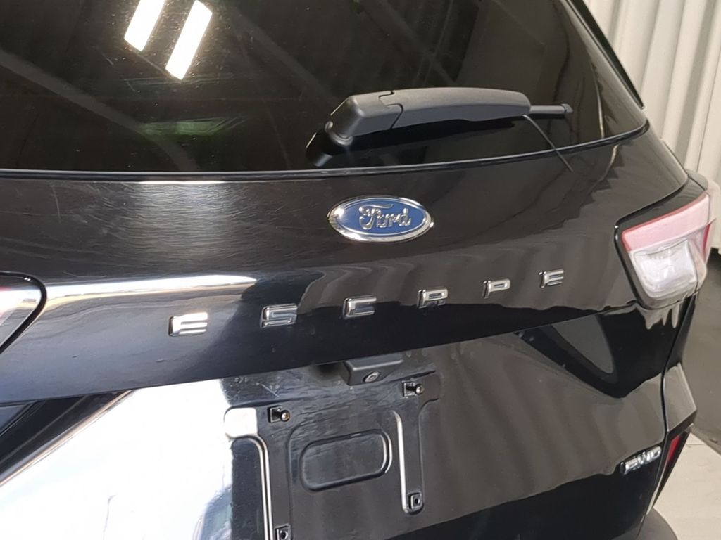 Thumbnail: 2021 Ford Escape - 22