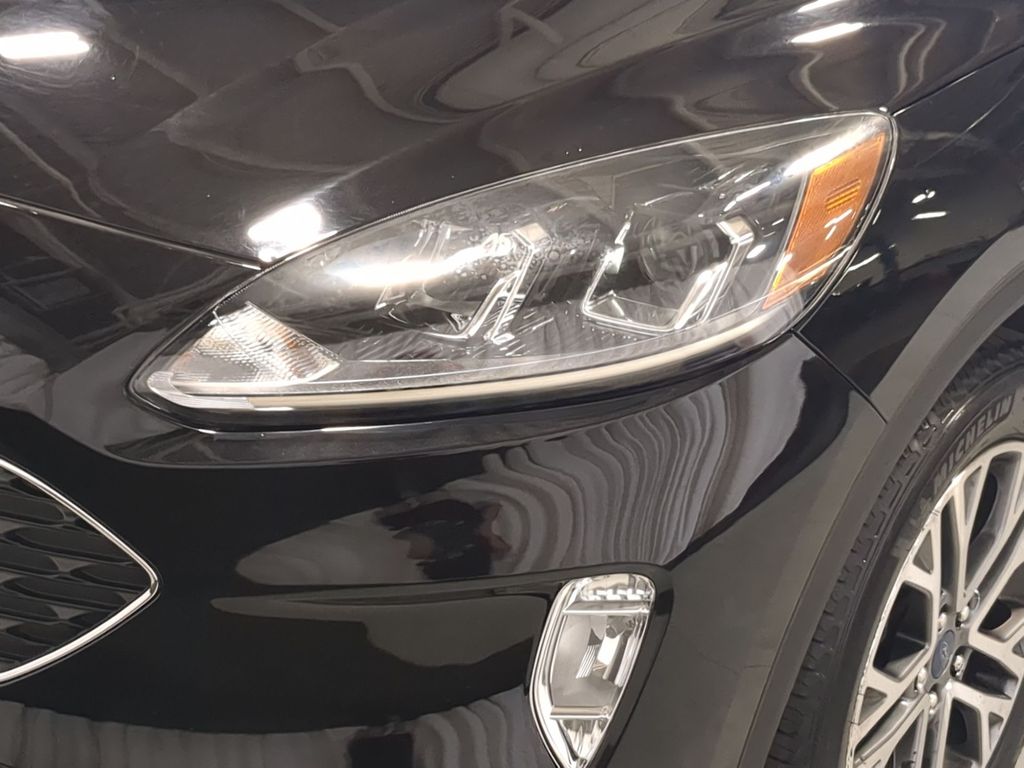 Thumbnail: 2021 Ford Escape - 21