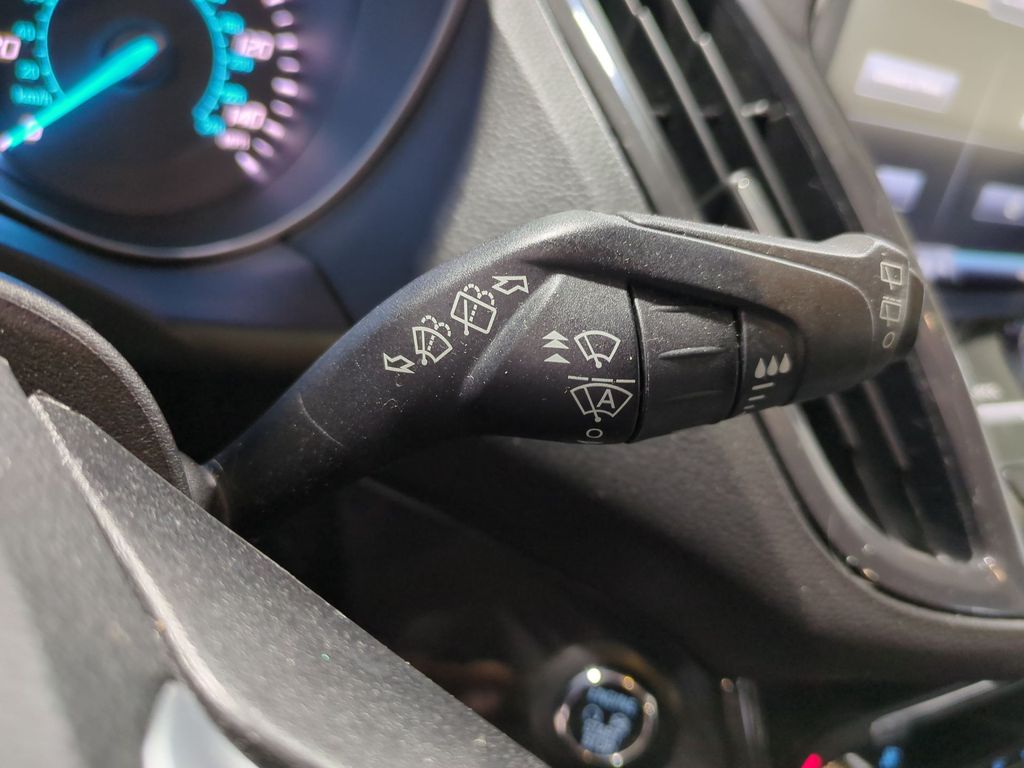 Thumbnail: 2015 Ford Escape - 15