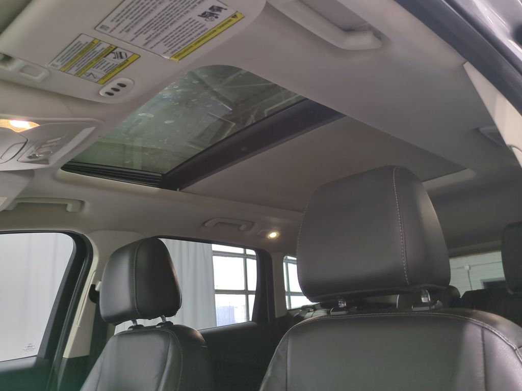 Thumbnail: 2015 Ford Escape - 26