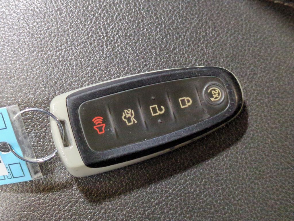 Thumbnail: 2015 Ford Escape - 18