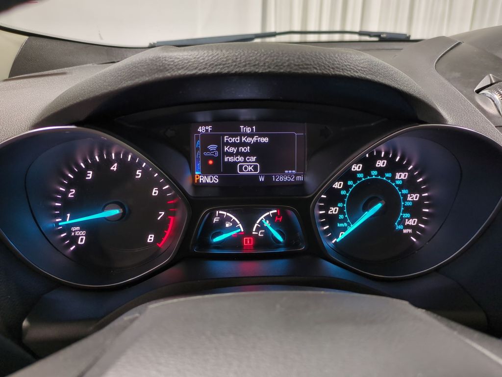 Thumbnail: 2015 Ford Escape - 16