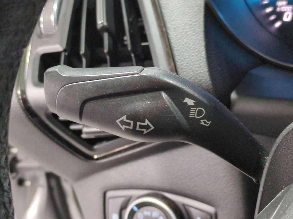 Thumbnail: 2015 Ford Escape - 31