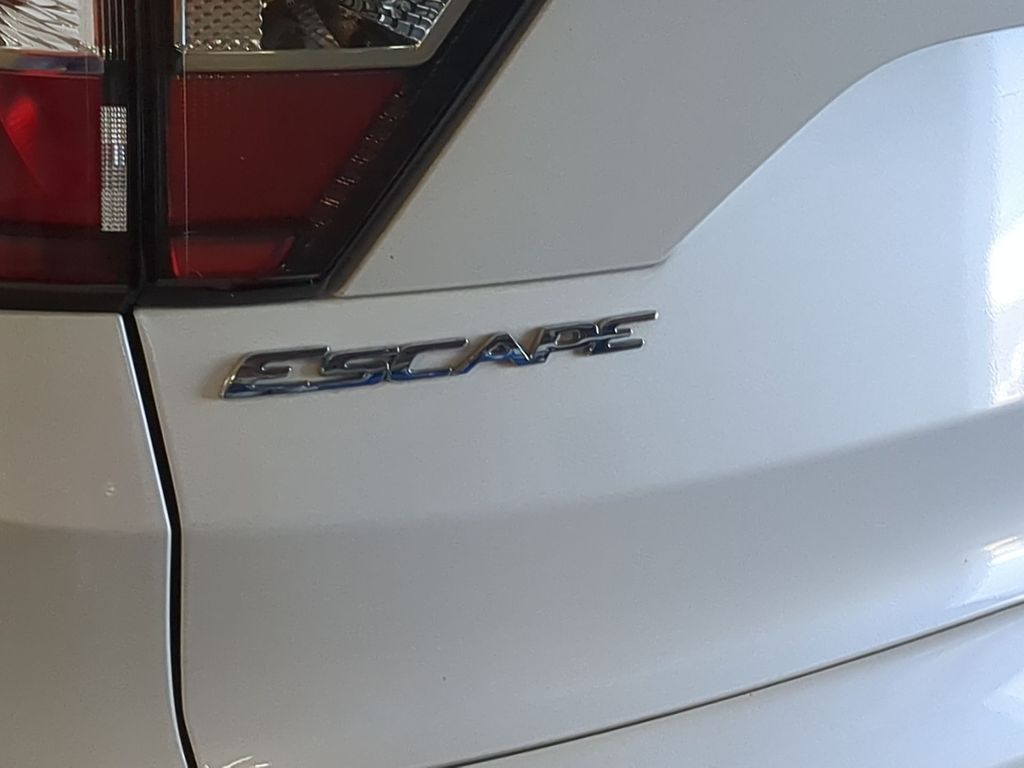 Thumbnail: 2017 Ford Escape - 24